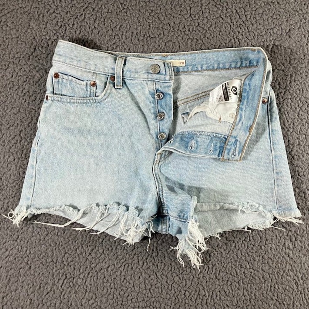 Levis Premium Size 28 Light Wash High Rise Button Fly Denim Wedgie Short